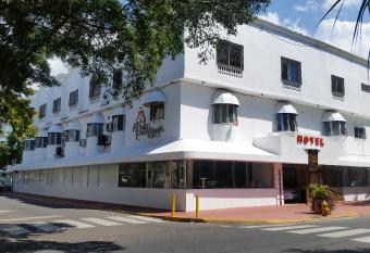 Hotel La Casona Dorada allows 18 year olds to book a room
