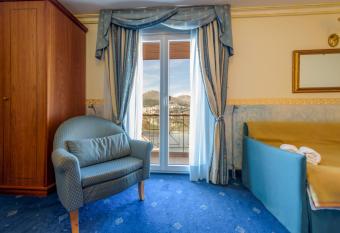 Hotel Kastoria in Kastoria City has Smoking/Balcony rooms