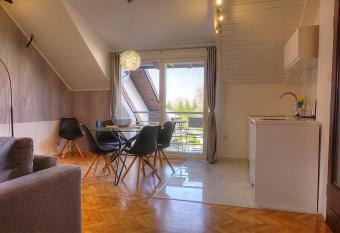 Apartman studio SONAS 3 with free private parking has Balcony rooms