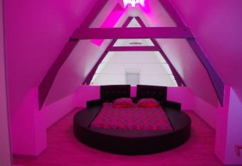 Nuit de la passion allows 18 year olds to book a room
