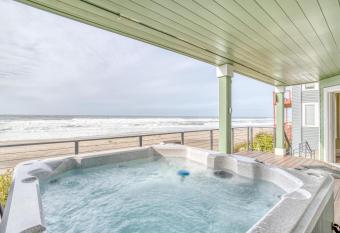 Crown Jewel has Balcony rooms