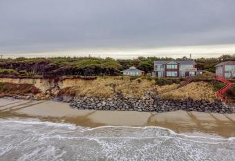 Ocean Escape has Balcony rooms