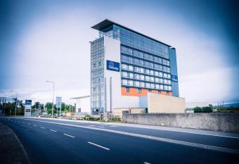 Travelodge Limerick Castletroy allows 18 year olds to book a room
