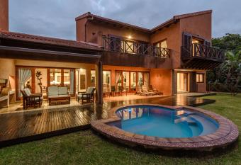 San Lameer Villa 403 - Four bedroom Luxury - 8 pax - San Lameer Rental Agency has Balcony rooms