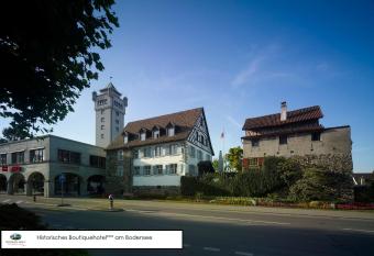Hotel de Charme R  merhof allows 18 year olds to book a room