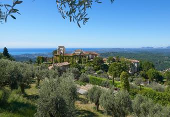 Ch  teau Saint-Martin & Spa - an Oetker Collection Hotel has Balcony rooms