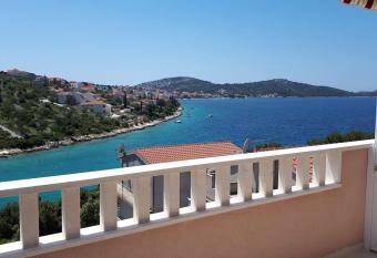 Kalebova Luka Sea View Romantic Apartment allows 18 year olds to book a room