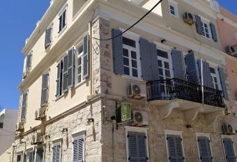 Fiera Guesthouse has Balcony rooms