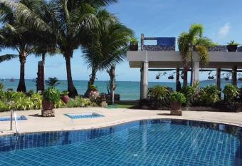 Andaman Bangtao Bay Resort has Balcony rooms