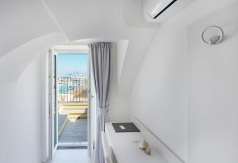 Vento di mare has Balcony rooms