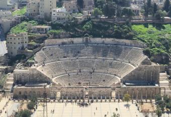 Shurooq Shams Hotel & Tours By Sunrise Hotel allows 18 year olds to book a room