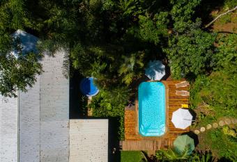 Casa Cerise Beachfront allows 18 year olds to book a room