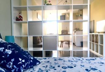 Center Rabdells Playa allows 18 year olds to book a room