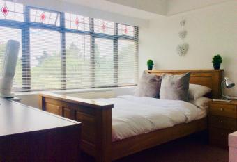 Gateway House has Balcony rooms