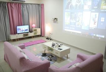 Cozy Homestay Desaru Family, Friendly Vacation Bungalow has Balcony rooms