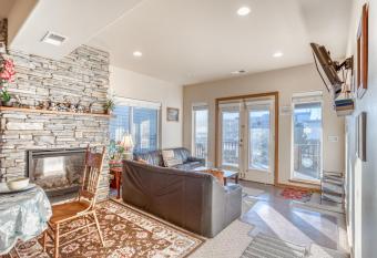 Harbor Sand has Balcony rooms