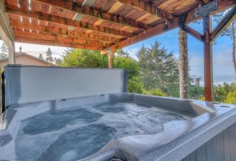 Honey Home has Balcony rooms