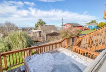 Hubbert Hideaway has Balcony rooms