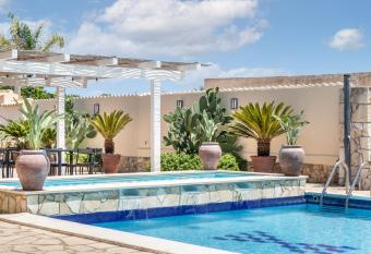 Villa Felicia has Balcony rooms