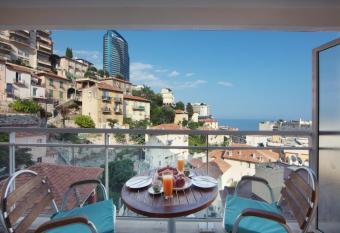 Monaco, sea view, bright studio has Balcony rooms