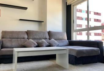 Apartamento tur  stico Torrente Ballesteros allows 18 year olds to book a room