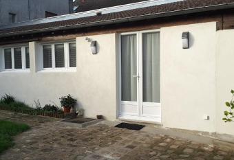 LA BRIE COSY has Balcony rooms