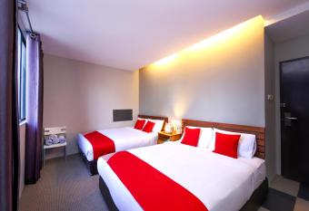 OYO 910 Hills Residence allows 18 year olds to book a room