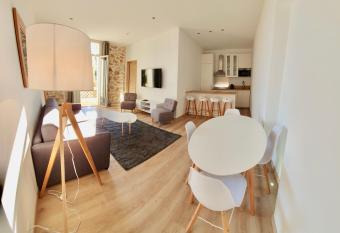 MAGNIFIQUE 3 P AVEC BALCON VUE PROXIMITE PLAGE has Balcony rooms