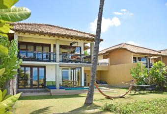 Wattura Resort & Spa has rooms with a private hot tub