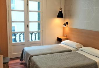Roquefer Bilbao Central Rooms allows 18 year olds to book a room