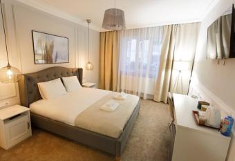 Maniu 31 Apartments & Rooms allows 18 year olds to book a room