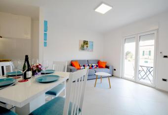 La Piazza has Balcony rooms