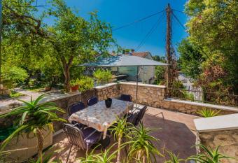 Villa Lia has Balcony rooms