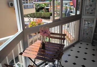 Apartamento Tango allows 18 year olds to book a room