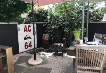 La Dune allows 18 year olds to book a room