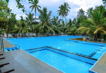 Lagoon Paradise Beach Resort has Balcony rooms
