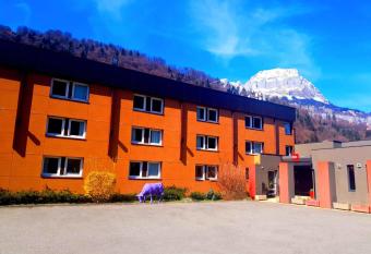 Ibis H  tel Sallanches allows 18 year olds to book a room