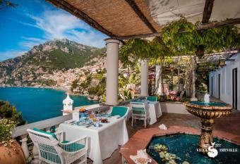 Villa Treville has Balcony rooms