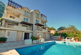 Muo Apartments has Balcony rooms