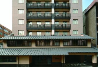 Via inn Kyoto Shijomuromachi has Smoking rooms