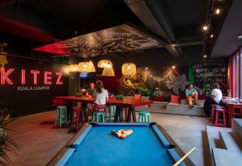 Kitez Hotel & Bunkz allows 18 year olds to book a room