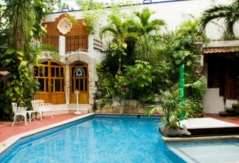 Eco-Hotel El Rey Del Caribe allows 18 year olds to book a room