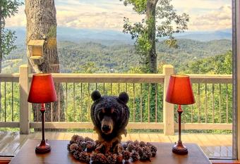 Bear Paw Mountain Home Million Dollar Views- Sunset View Every Night has Balcony rooms