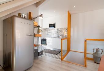 Casa Atelier has Balcony rooms