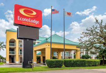 Econo Lodge Inn and Suites Foley-North Gulf Shores has Smoking rooms