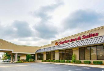 Clarion Inn & Suites Dothan South has Smoking rooms
