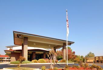 Econo Lodge Inn & Suites has Smoking rooms