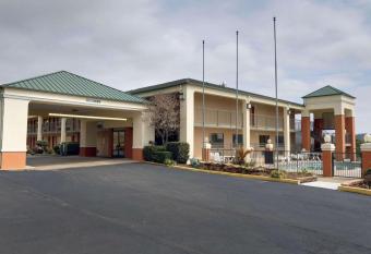 Quality Inn & Suites allows 18 year olds to book a room