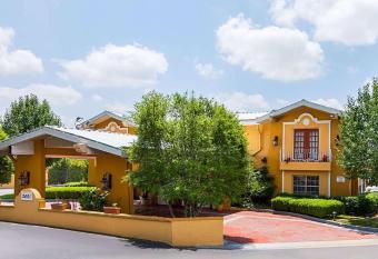 Magnuson Hotel Little Rock South has Smoking rooms