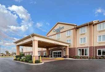 Comfort Inn allows 18 year olds to book a room